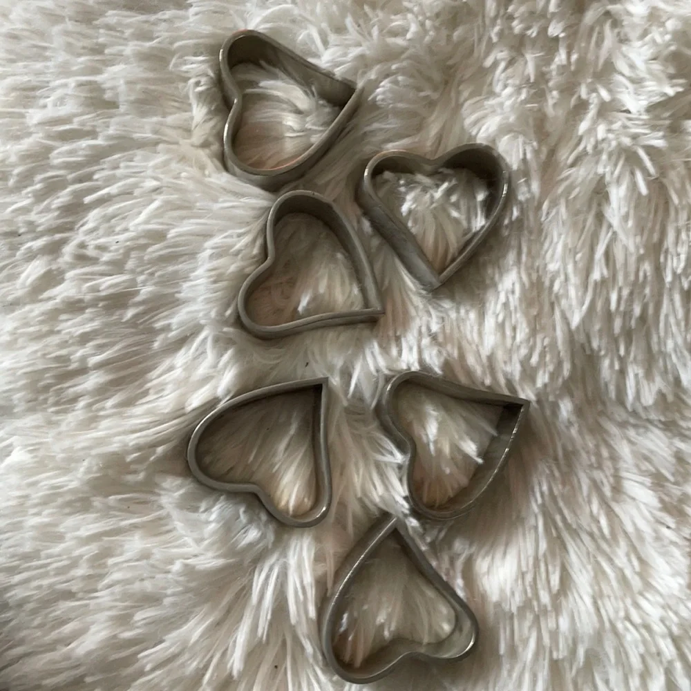 6 heart shaped napkin holders